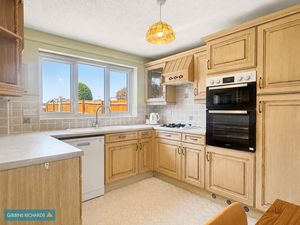 Kitchen- click for photo gallery